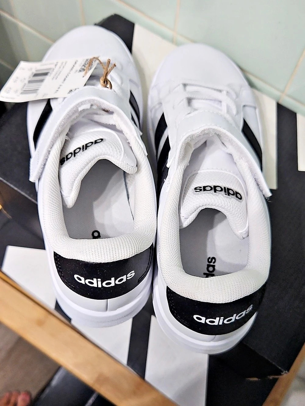 adidas Grand Court 3.0 Kids Sneakers White & Black Unisex US 3 NWT - Picture 6 of 9